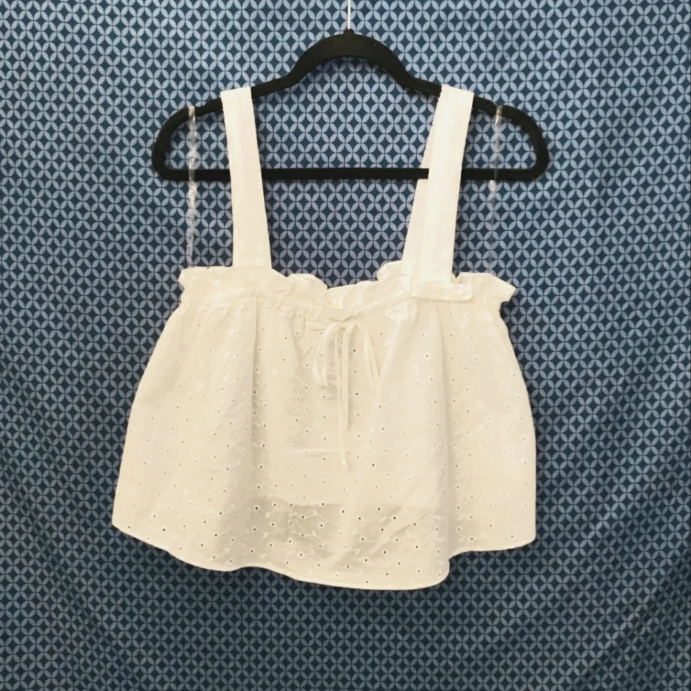 Liberty Love - Juniors white eyelet cropped tank top. New. Size - XL - Picture 1 of 5